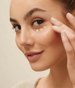 NIVEA 4005900853578 Oogconcealermake-up 4 Ml 14 NIVEA 4005900853578 Oogconcealermake-up 4 Ml -Cosmetic Verkoop 1027x1200 1