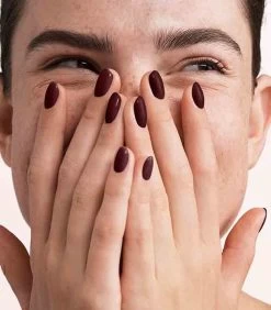 Pink Gellac - Sangria Red - Gellak - Vegan - Donkerrood - Creamy Finish - 15 Ml -Cosmetic Verkoop 1050x1200 33