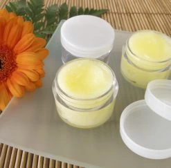 Stichting WietOliePuur - Lippenbalsem - CBD 10% - 5ml.