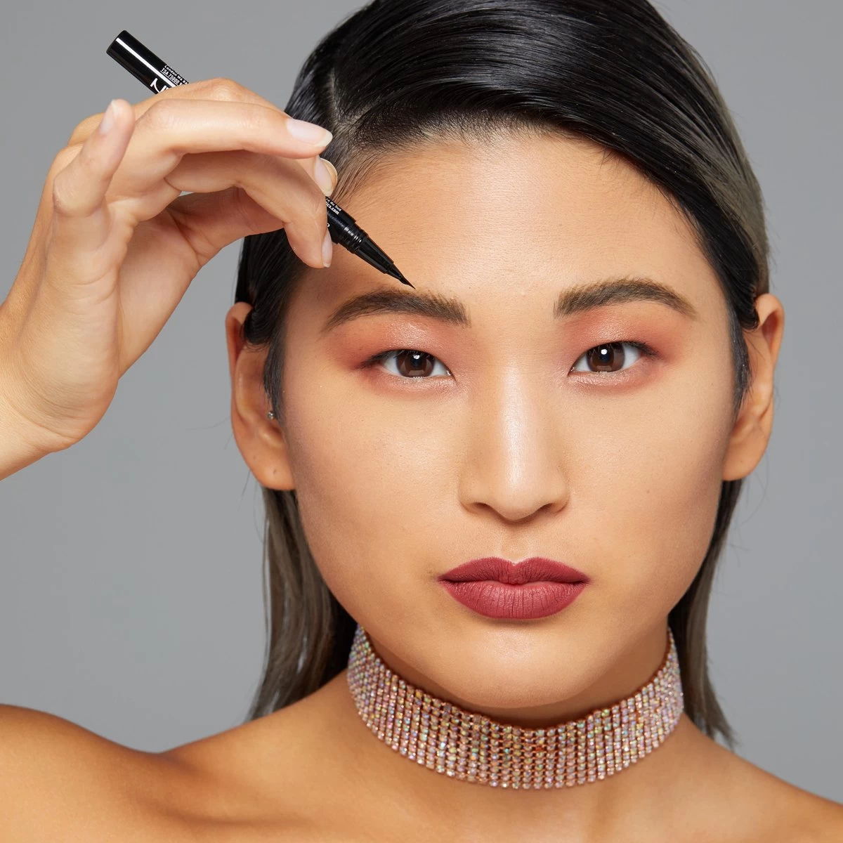 NYX Professional Makeup Lift & Snatch! Brow Tint Pen Wenkbrauwpotlood - Taupe 6 NYX Professional Makeup Lift & Snatch! Brow Tint Pen Wenkbrauwpotlood - Taupe - Afbeelding 4