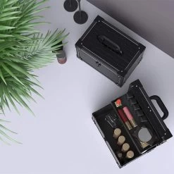 Make Up Koffer- Make Up Organizer- Beautycase -zwart -Make-upkoffer- Multifunctionele Koffer- Make-upkoffer- Sieradenkoffer- Kapperskoffer- Afneembare Schouderriem- Klassieke Zwarte Beautycase -Cosmetic Verkoop 1200x1200 1702