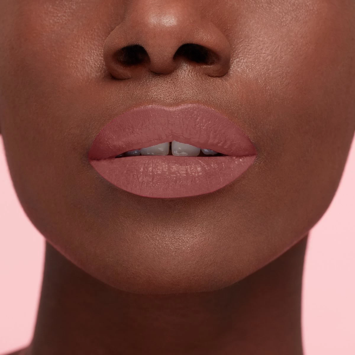 L'Oréal Paris Les Macarons Langhoudende Matte Lipstick - 822 Mon Caramel – Nude – 6,7 Ml 7 L'Oréal Paris Les Macarons Langhoudende Matte Lipstick - 822 Mon Caramel – Nude – 6,7 Ml - Afbeelding 5