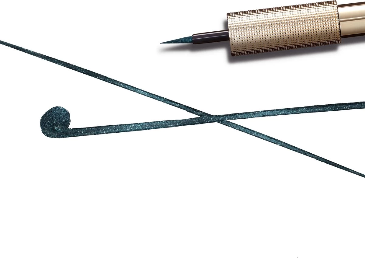 L’Oréal Paris Matte Signature Eyeliner Van Superliner – Matte Liquid Eyeliner – Waterproof - 04 Emeraude – Groen 7 L’Oréal Paris Matte Signature Eyeliner Van Superliner – Matte Liquid Eyeliner – Waterproof - 04 Emeraude – Groen - Afbeelding 5