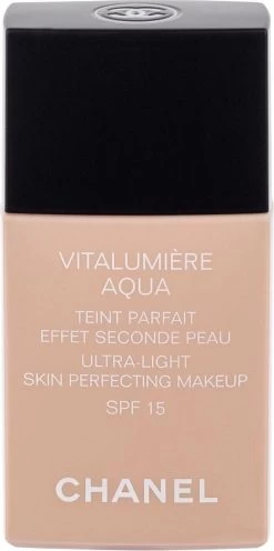 Nieuwe Producten 17 Chanel Vitalumiere Aqua Foundation - 30 Beige - SPF15 - 30 Ml