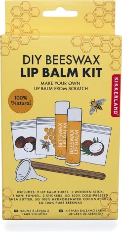 Kikkerland DIY Bijenwas Lip Balsem Kit - Maak Je Eigen Lippenbalsem - 100% Natuurlijk - Voor Twee Balsem Sticks -Cosmetic Verkoop 629x1200
