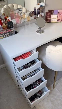 Jumanah® Collections - "Sorted" Large Lip Set - Make Up Organizer - Ladeverdeler - Lade Organizer - Transparant - Acryl - Kunststof - Ikea Alex 5 Ladeblok 16 Jumanah® Collections - "Sorted" Large Lip Set - Make Up Organizer - Ladeverdeler - Lade Organizer - Transparant - Acryl - Kunststof - Ikea Alex 5 Ladeblok -Cosmetic Verkoop 691x1200 5