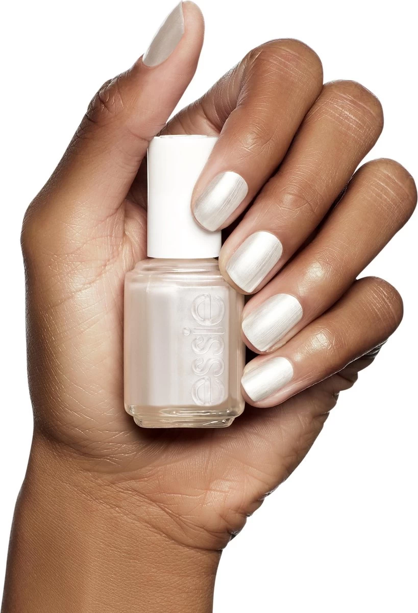 Essie Pearly White 4 - Wit - Nagellak 8 Essie Pearly White 4 - Wit - Nagellak - Afbeelding 6